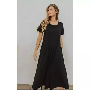 Free People Beach On Repeat T-Shirt Midi Dress in Black
Size XS